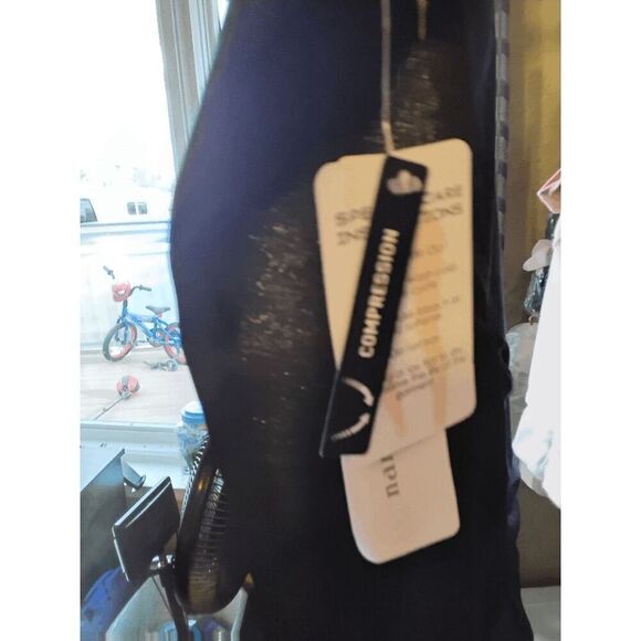 NWT Size 3XL Nannette Lepore Shimmer Leggings 7/8 - Picture 2 of 3